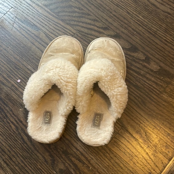 UGG slippers - Picture 2 of 6